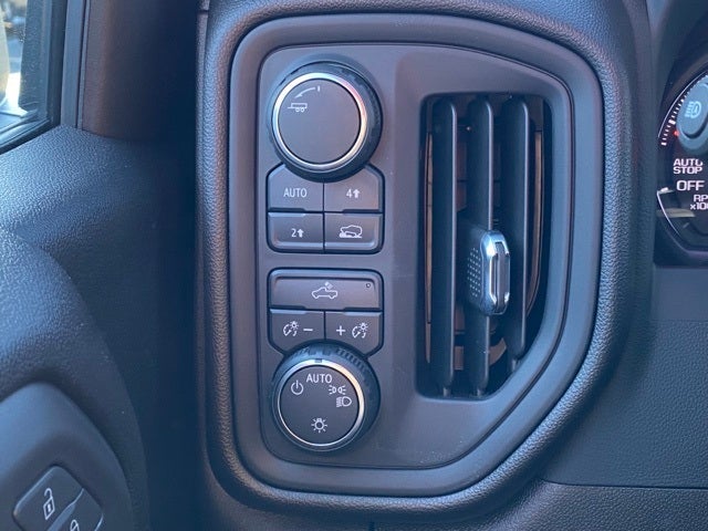 2024 Chevrolet Silverado 1500 4WD Double Cab Standard Bed Custom