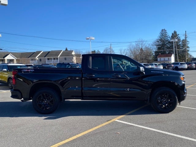 2024 Chevrolet Silverado 1500 4WD Double Cab Standard Bed Custom