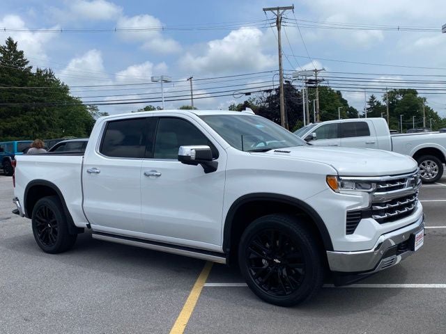2023 Chevrolet Silverado 1500 4WD Crew Cab Short Bed LTZ