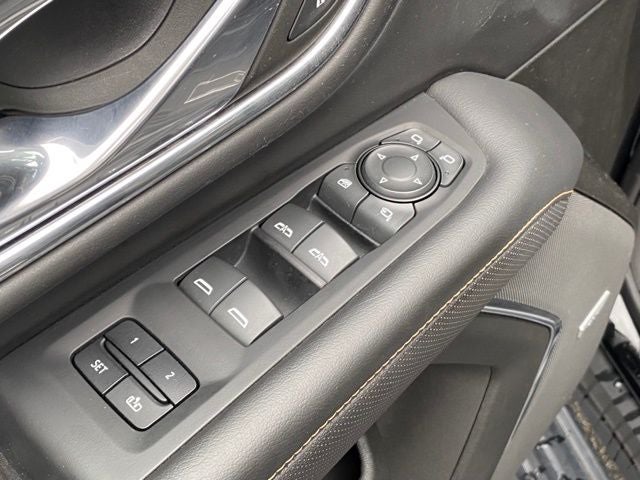 2023 GMC Yukon XL 4WD AT4