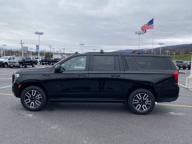 2023 GMC Yukon XL 4WD AT4