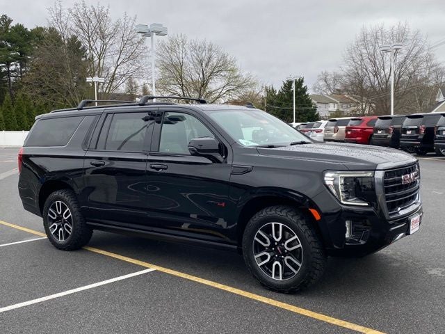 2023 GMC Yukon XL 4WD AT4