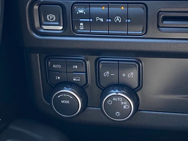 2023 Chevrolet Suburban 4WD LS