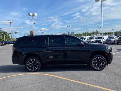 2024 Chevrolet Suburban 4WD RST