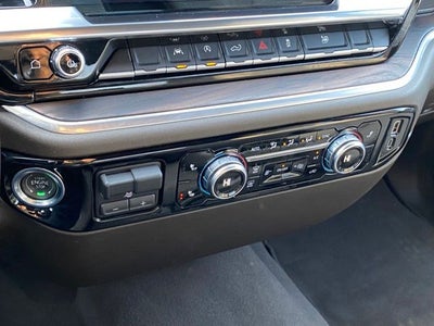 2025 GMC Sierra 1500 4WD Crew Cab Short Box SLT