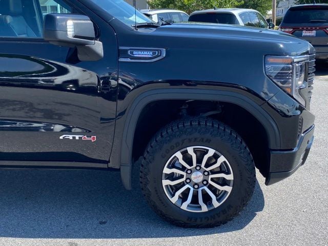 2023 GMC Sierra 1500 4WD Crew Cab Short Box AT4