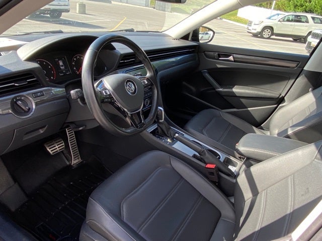 2020 Volkswagen Passat 2.0T R-Line