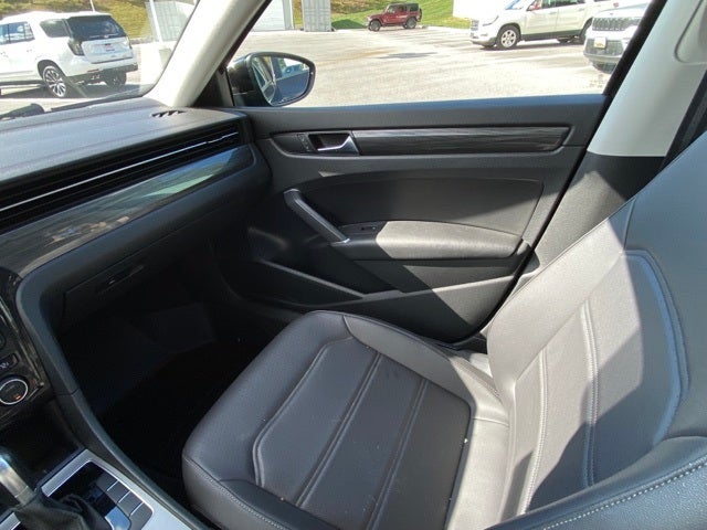 2020 Volkswagen Passat 2.0T R-Line