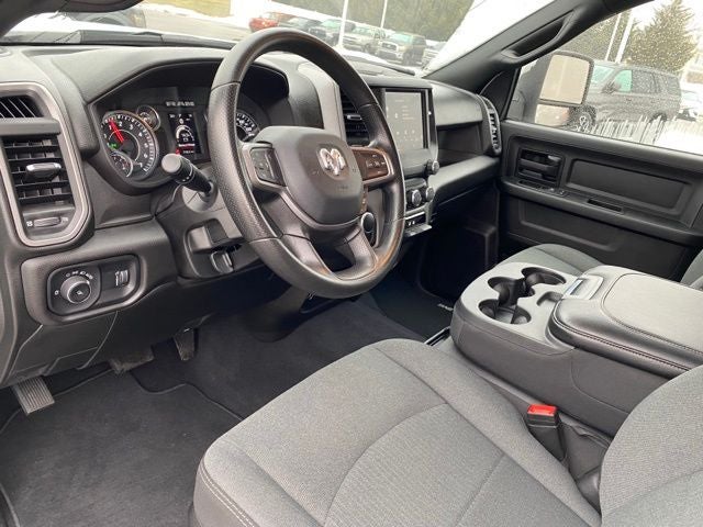 2024 RAM 3500 Tradesman Crew Cab 4x4 6'4' Box