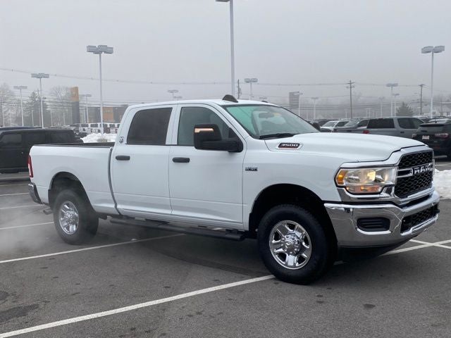2024 RAM 3500 Tradesman Crew Cab 4x4 6'4' Box