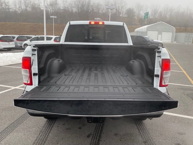2024 RAM 3500 Tradesman Crew Cab 4x4 6'4' Box