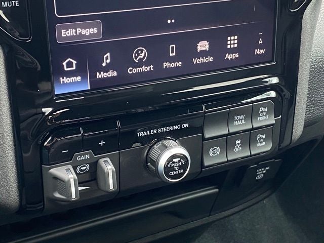 2025 RAM 2500 Tradesman Crew Cab 4x4 6'4' Box