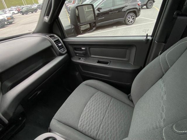 2025 RAM 2500 Tradesman Crew Cab 4x4 6'4' Box