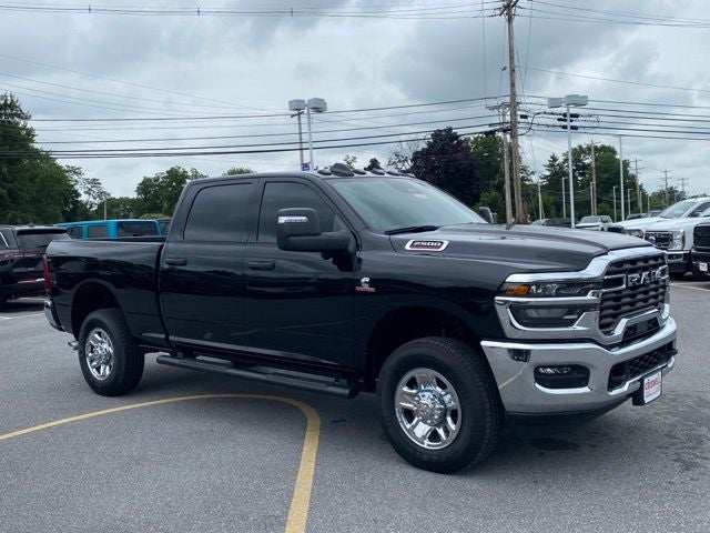 2025 RAM 2500 Tradesman Crew Cab 4x4 6'4' Box