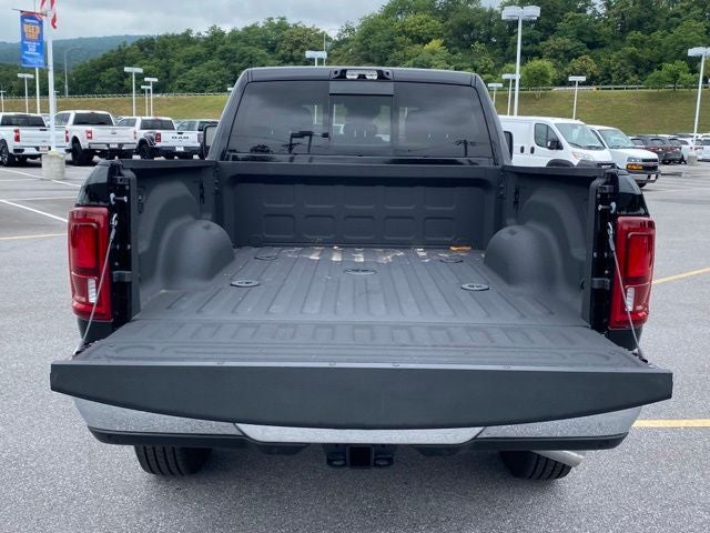 2025 RAM 2500 Tradesman Crew Cab 4x4 6'4' Box