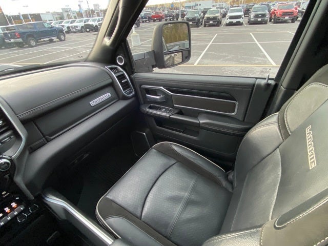 2023 RAM 3500 Laramie Crew Cab 4x4 8' Box