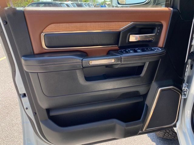2020 RAM 3500 Laramie Longhorn Crew Cab 4x4 8' Box