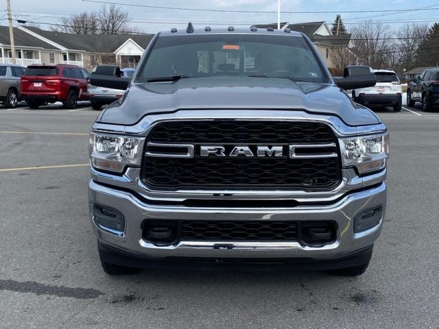 2022 RAM 2500 Tradesman Crew Cab 4x4 6'4' Box