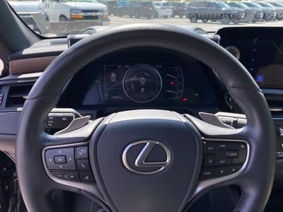 2025 Lexus ES 300h