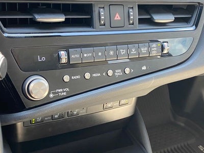 2025 Lexus ES 300h
