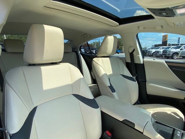 2025 Lexus ES 300h