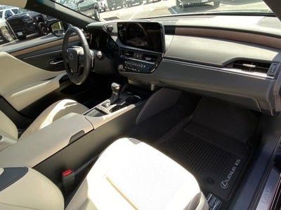 2025 Lexus ES 300h