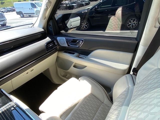 2023 Lincoln Navigator Black Label