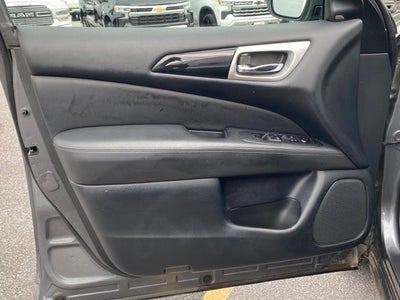 2019 Nissan Pathfinder SV